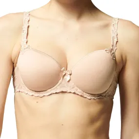 Brasier Andora Nude