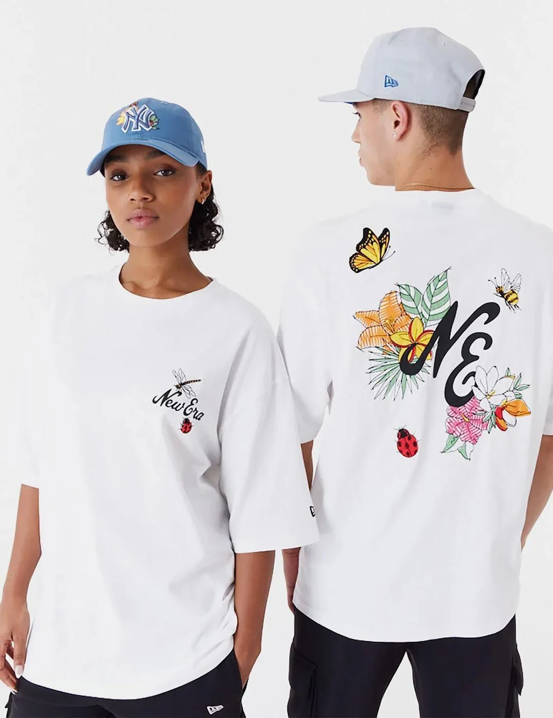 Camiseta New Era Floral Graphic Oversized Blanco