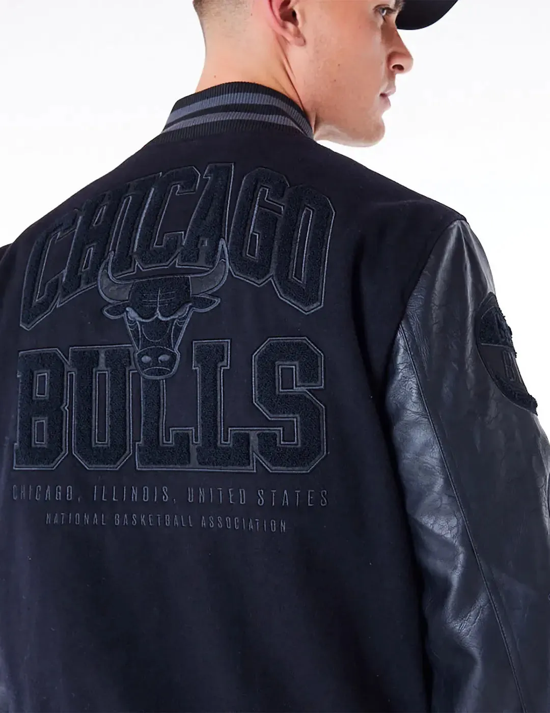 Chaqueta New Era NBA Bulls Patch Negro